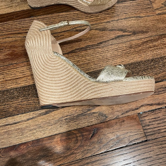 Gucci Gold Crackled Leather Carolina Horsebit Espadrille Wedge Sandals Size 41 - Picture 5 of 10